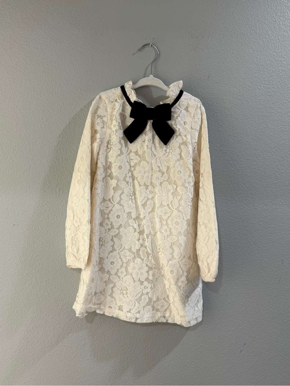 Janie and Jack Cream Lace Long-Sleeve Dress with Black Bow